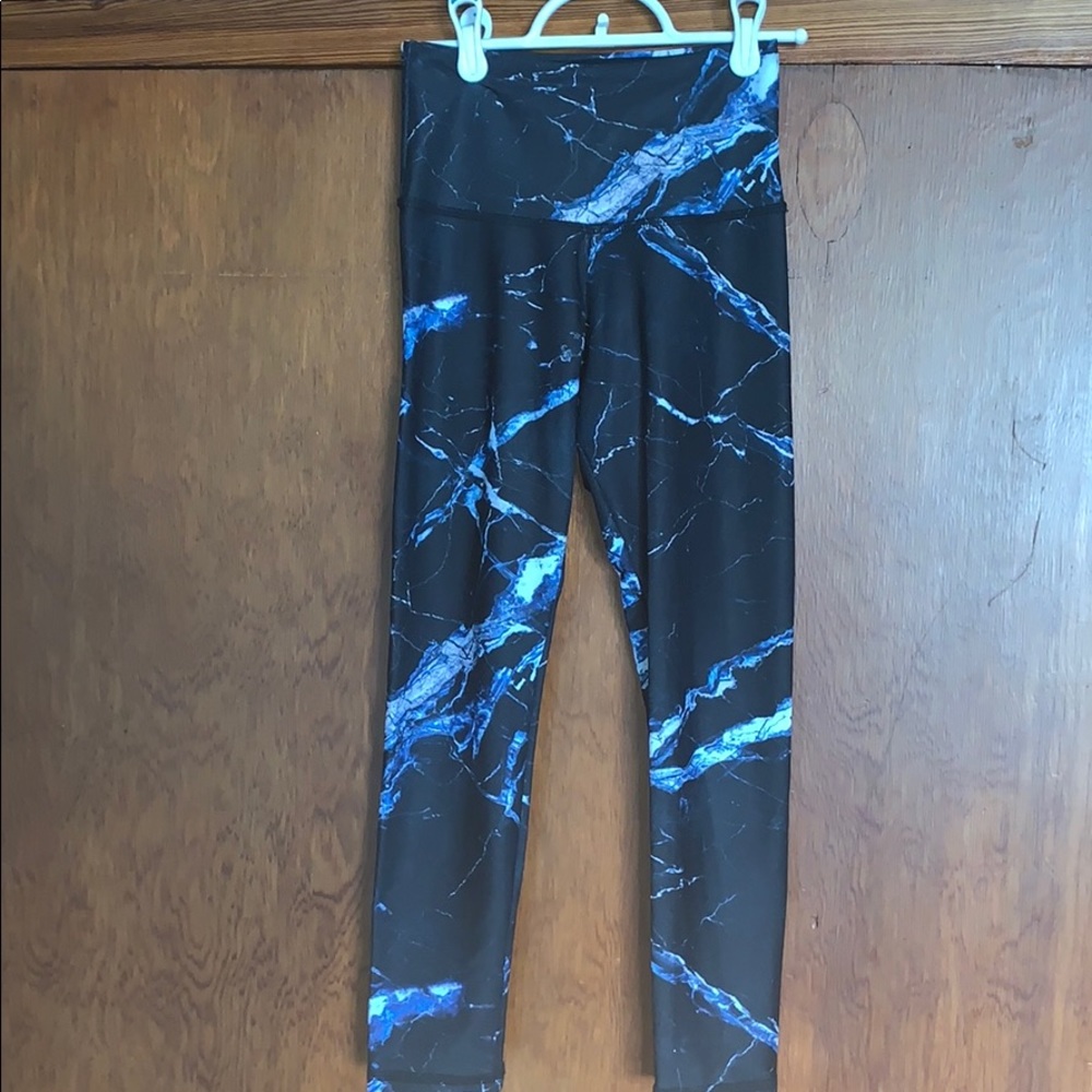 STRUT-THIS high waisted cropped lightning leggings